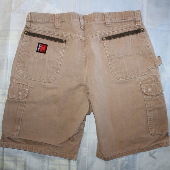 Wrangler Men's Tan Cargo Shorts - Picture 8 of 16